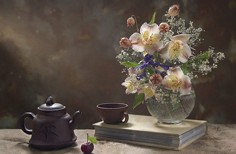 Teapot and Flowers — Brown