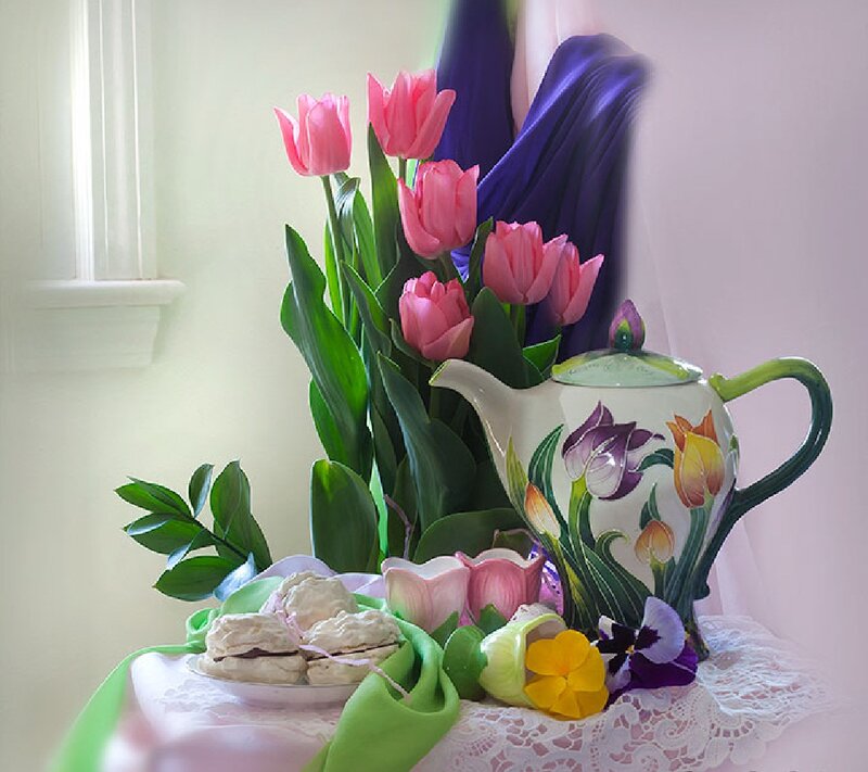 Teapot with Tulips