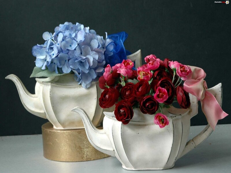 Teapots with Flowers