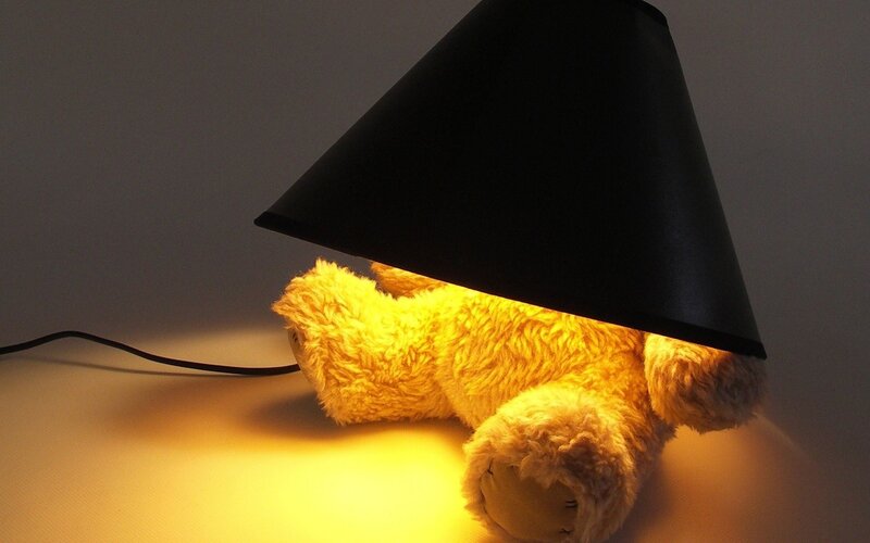 Teddy Bear under Lamp — Black