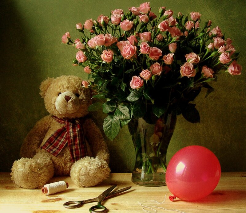 Teddy Bear with Roses — Brown, Calm