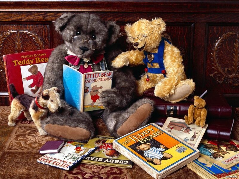 Teddy Bears Reading Books