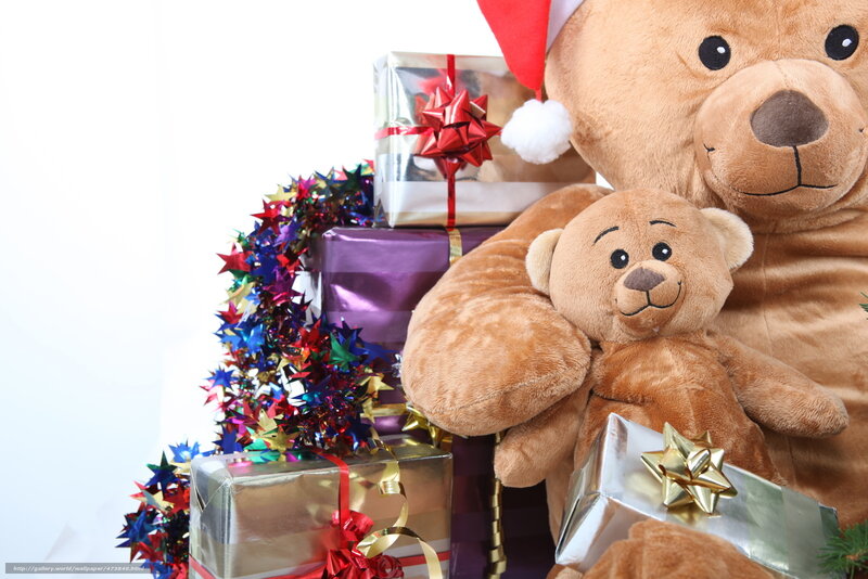 Teddy bears with Christmas gifts