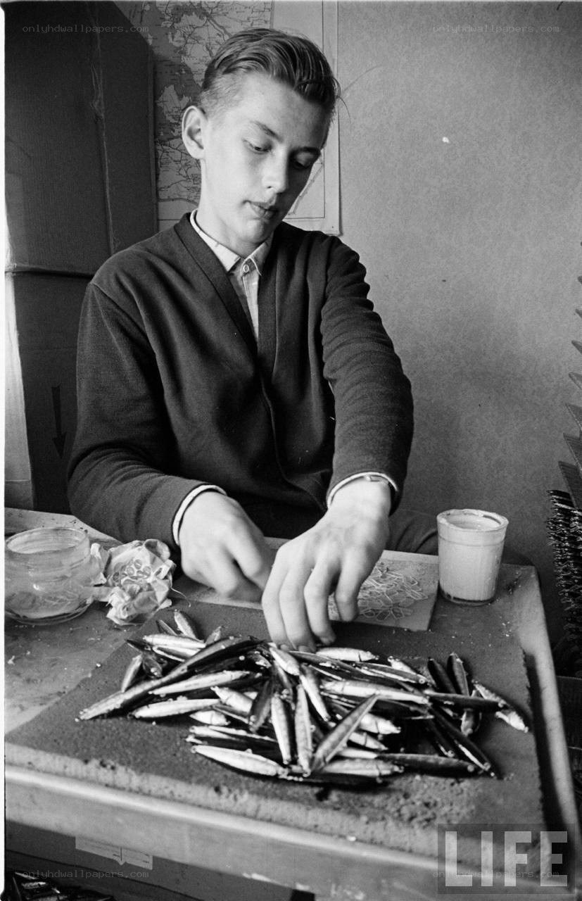 Teen preparing fish bait