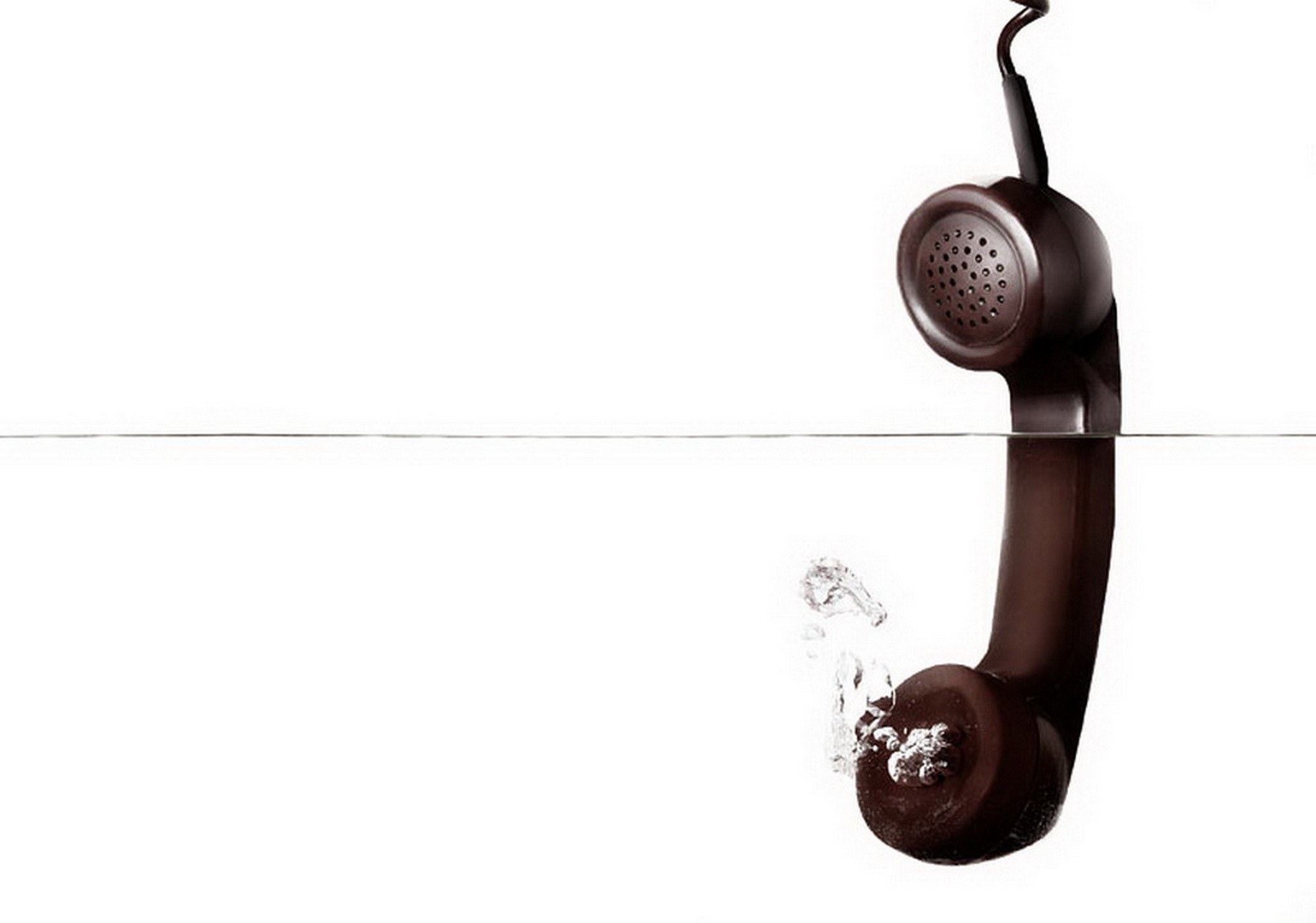 telephone receiver in water