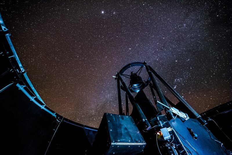 Telescope under Starry Sky — Black, Serene