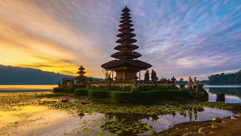 Temple on Lake Island — Yellow