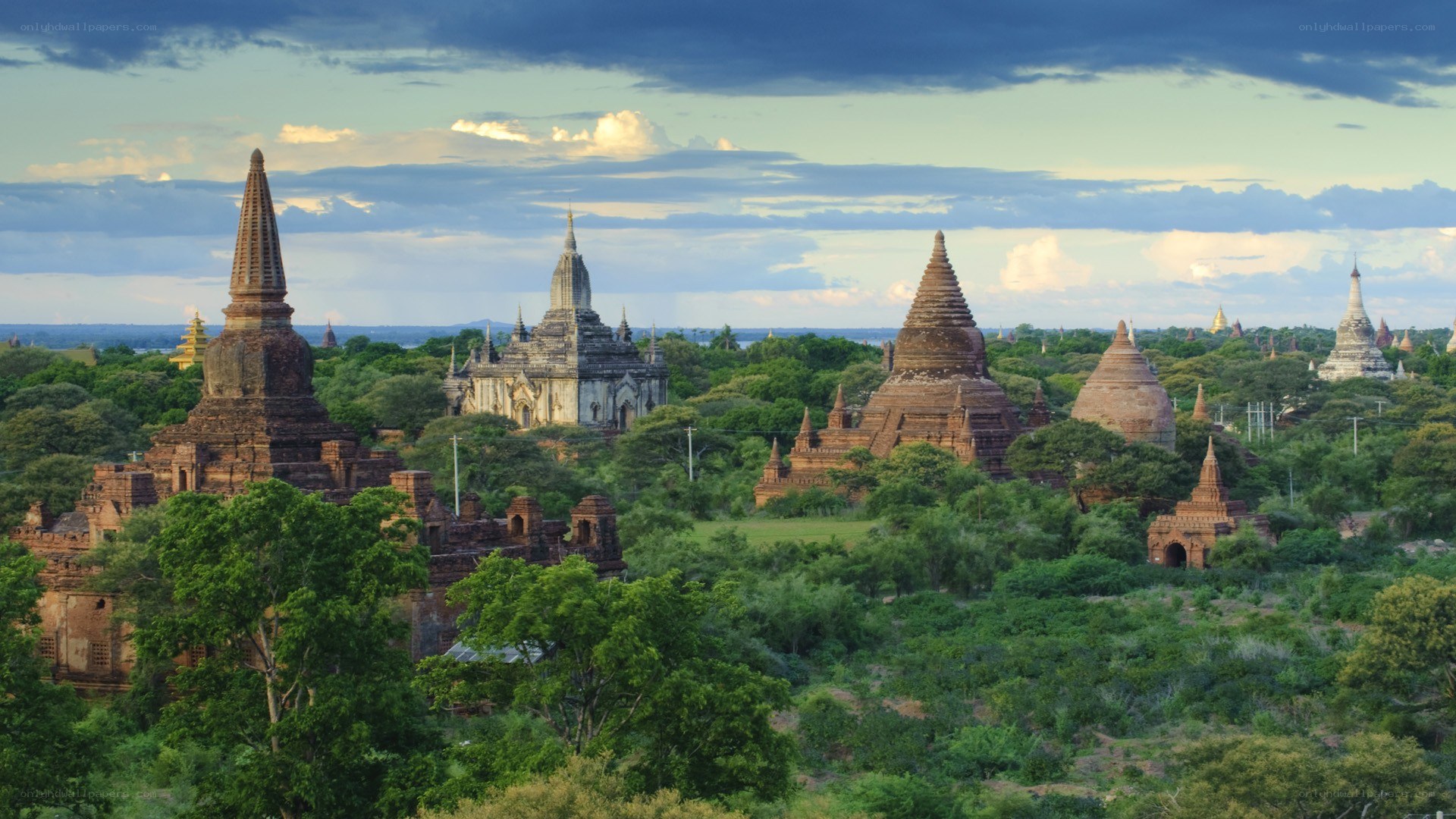 Temples of Bagan at sunset