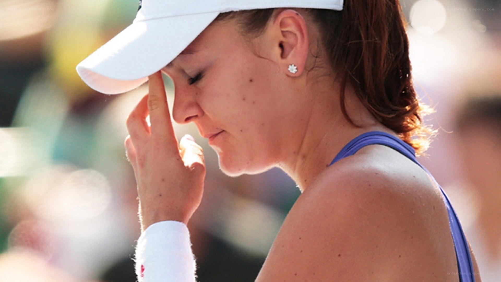 tennis player in distress