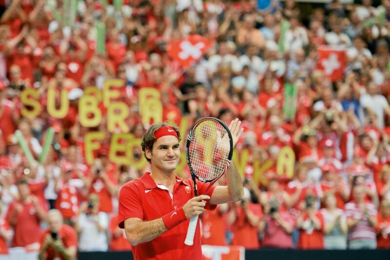 Tennis Player Waving — Red