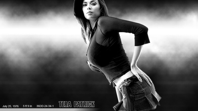 Tera Patrick in black and white