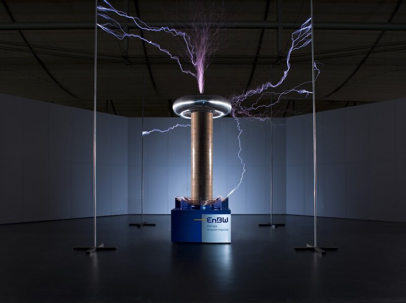 Tesla coil demonstration