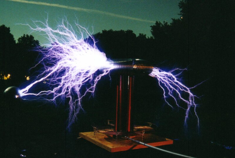 Tesla coil discharging electricity