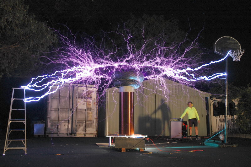 Tesla Coil Discharging