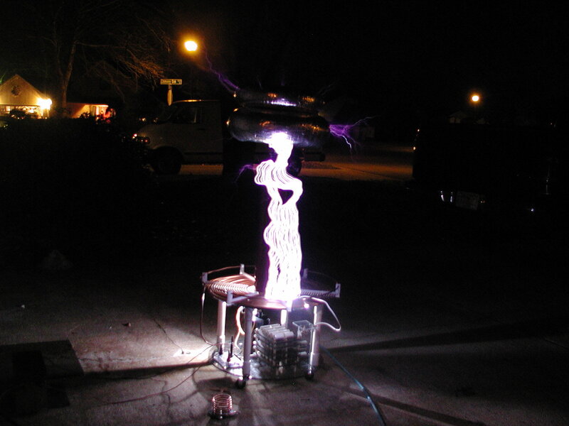 Tesla coil experiment at night