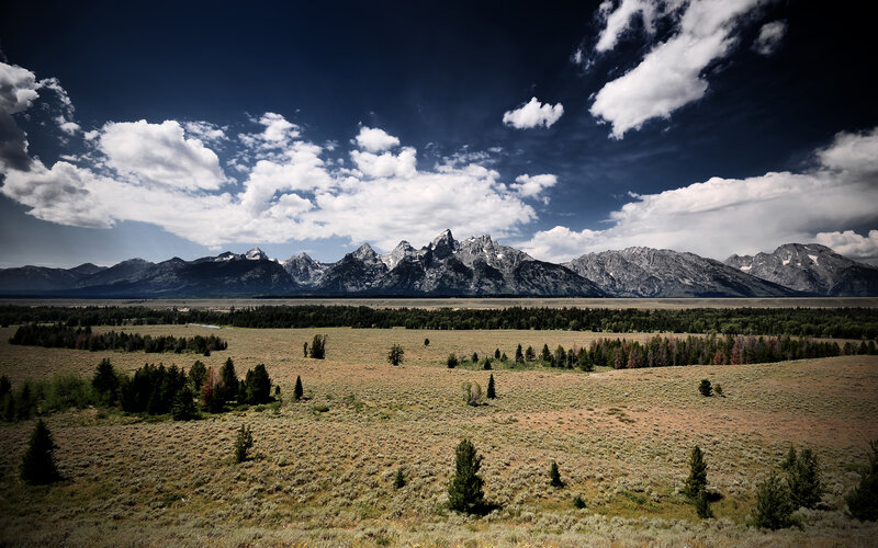 Teton Mountain Range — Dramatic