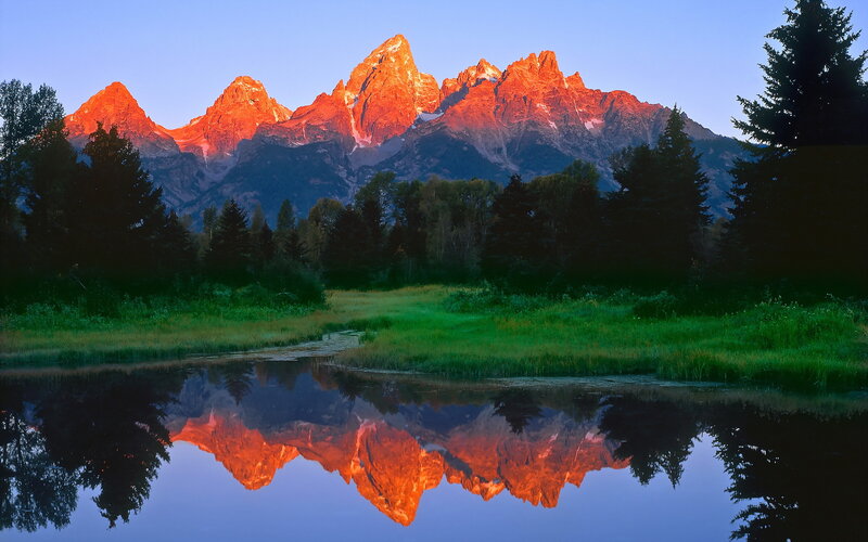 Tetons Mountain Range — Orange, Serene