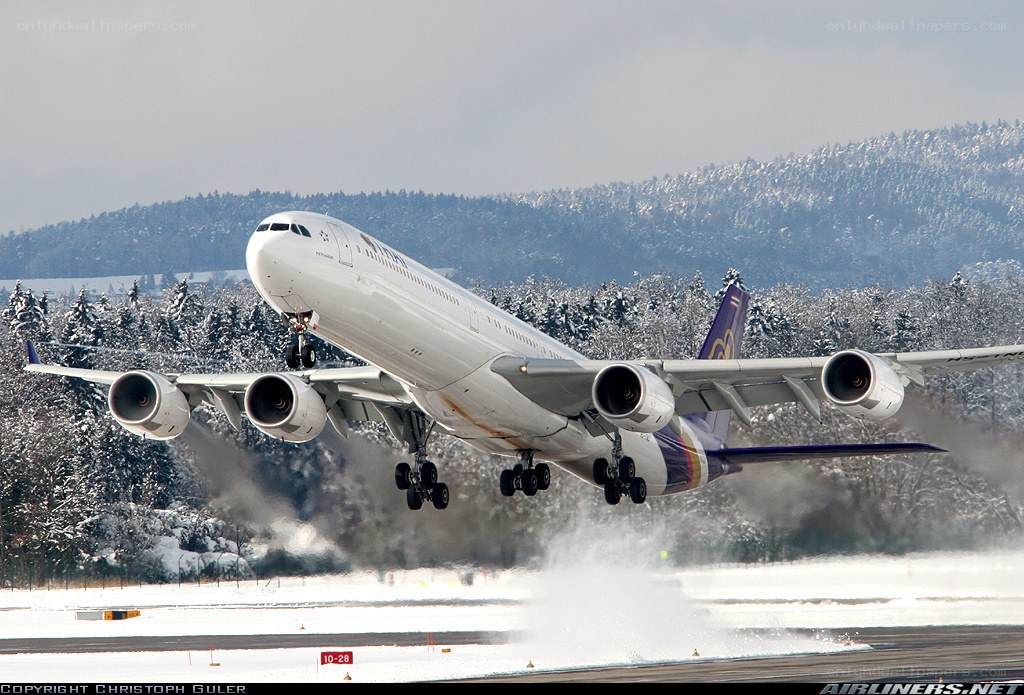Thai Airways A340 taking off