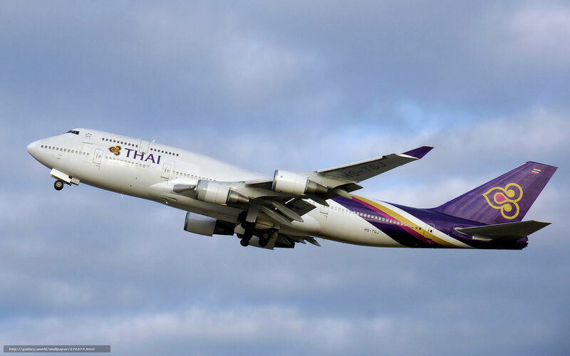 Thai Airways Boeing 747 in flight