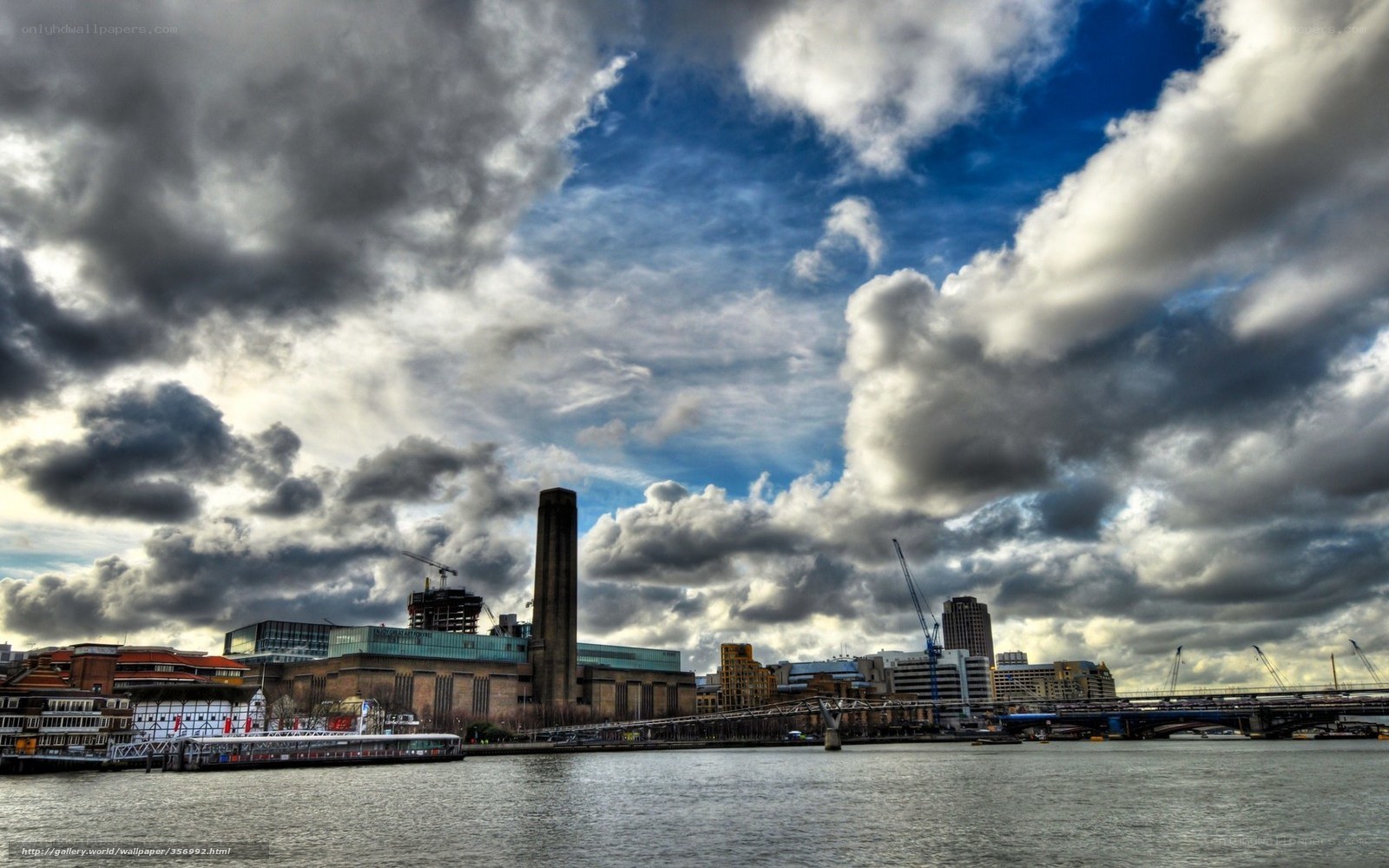 Thames River and Tate Modern