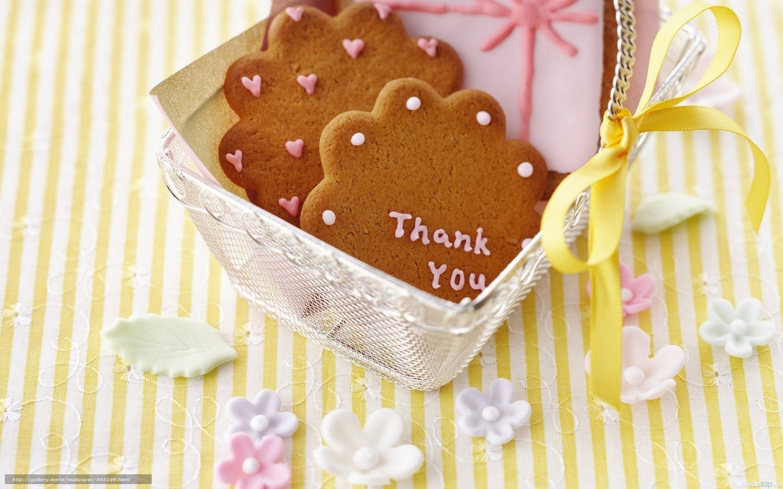 Thank you cookies in basket