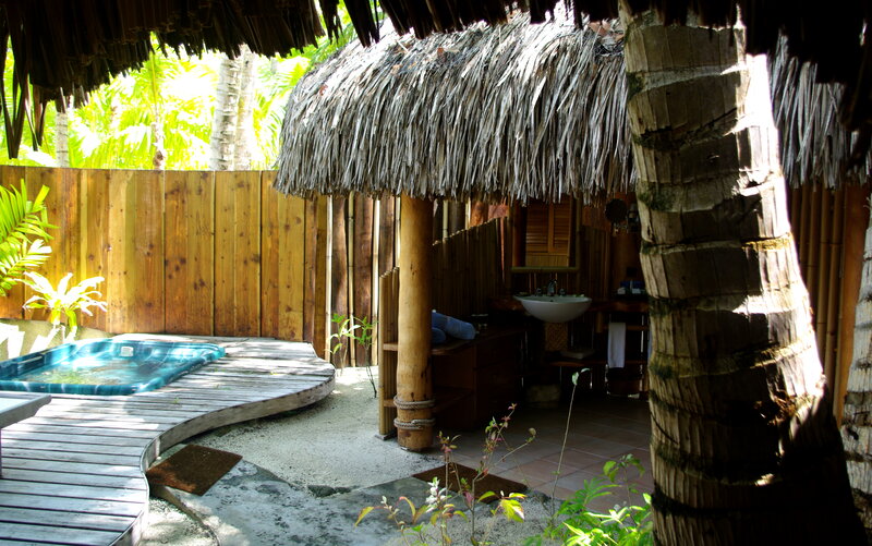Thatched Bungalow with Hot Tub
