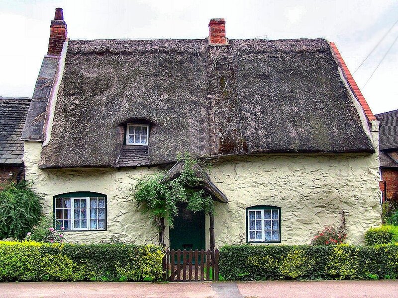 Thatched Cottage — Green, Peaceful