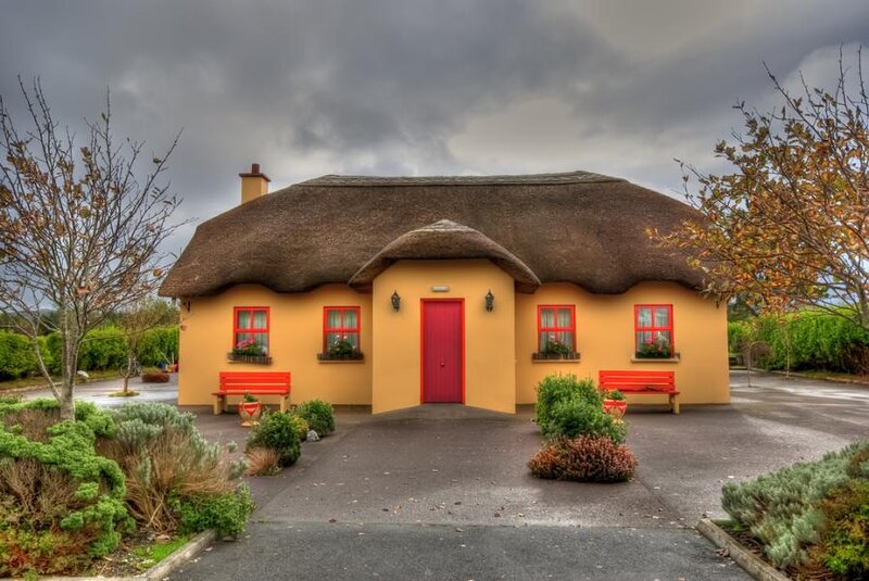 Thatched Cottage — Yellow, Dramatic