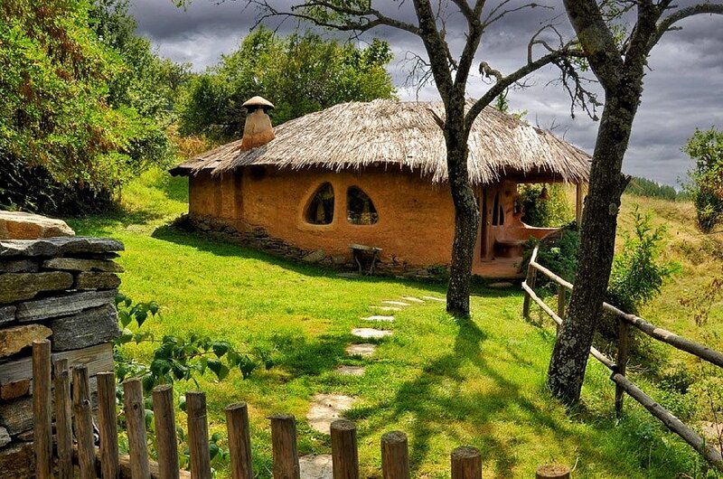 Thatched-roof Hut — Green, Dramatic