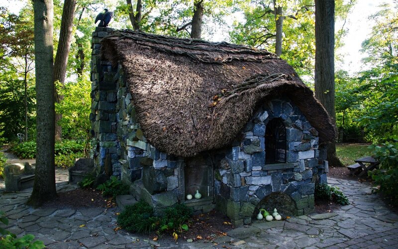 Thatched Stone Hut — Green