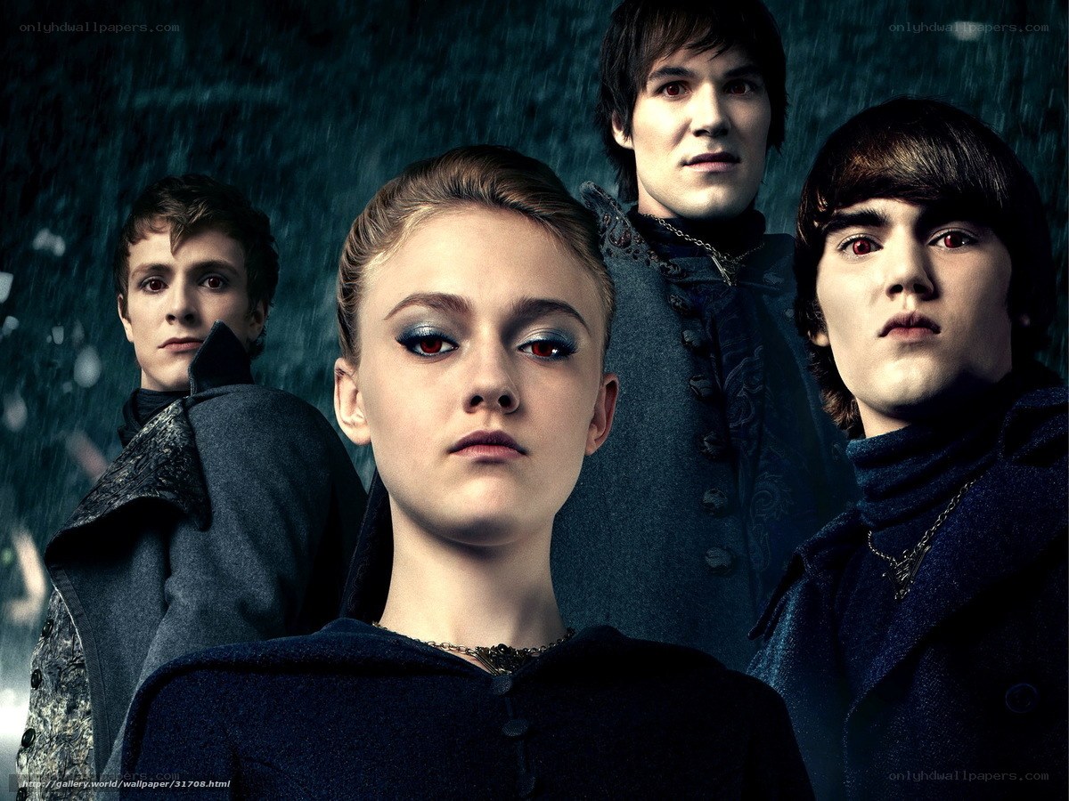 The Cullens in the rain