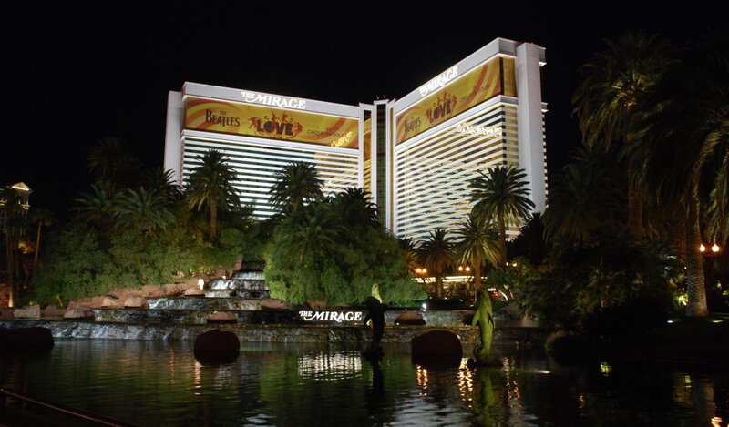 The Mirage Hotel at Night — Black