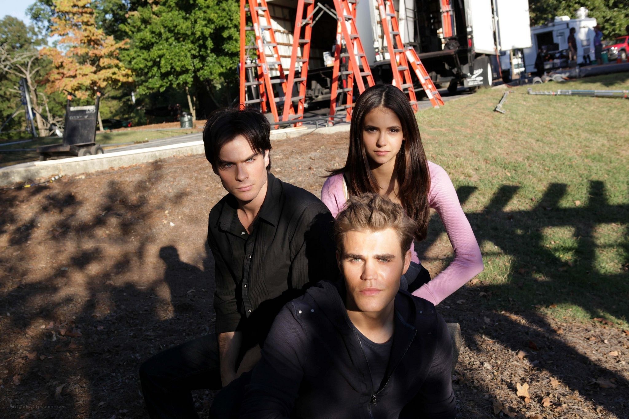The Vampire Diaries cast on set