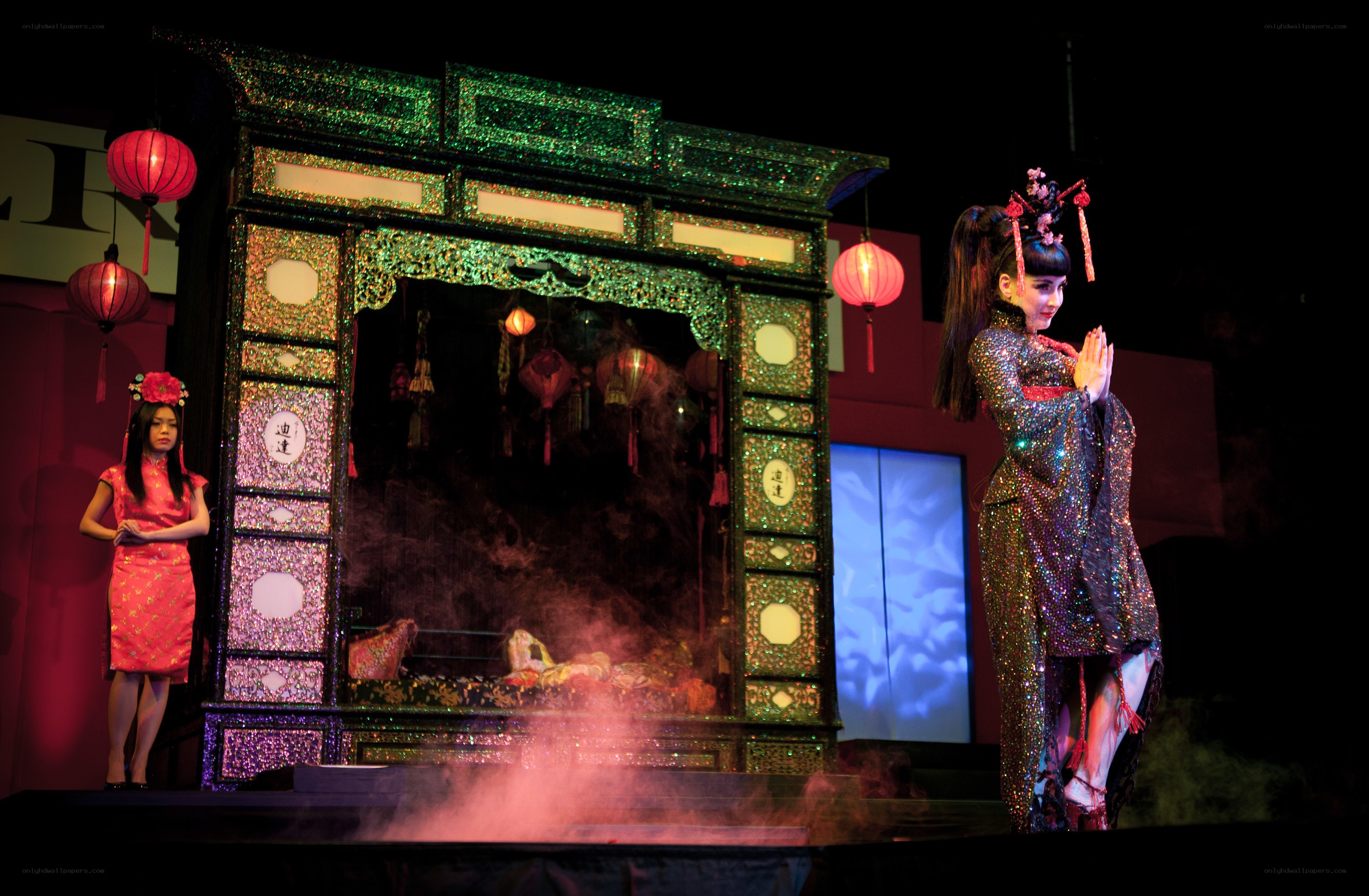 Theatrical performance with lanterns