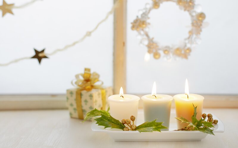Three Candles on Tray — White, Festive, Winter, Photograph, Gift Box, Wreath