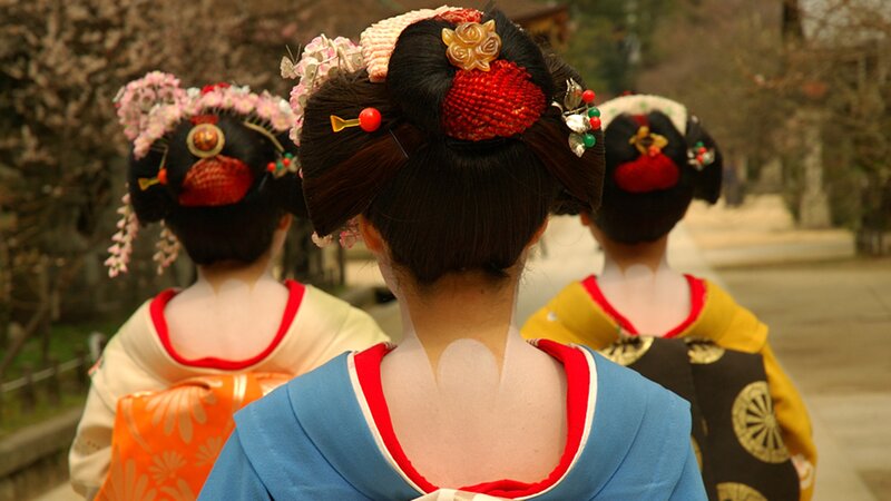 Three geisha from behind