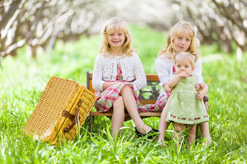 Three Girls on Bench — Green