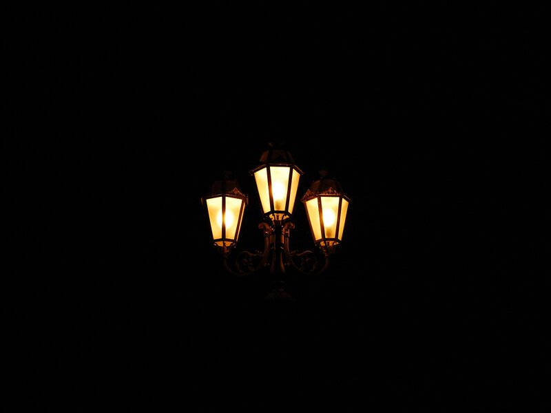Three-lamp Streetlight