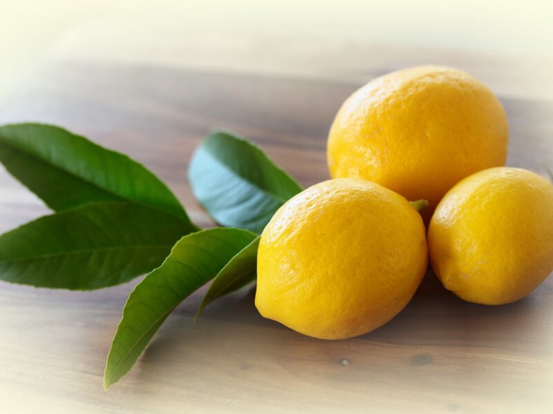 Three Lemons with Leaves — Yellow