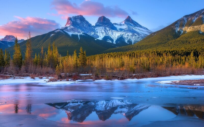 Three-peaked Mountain