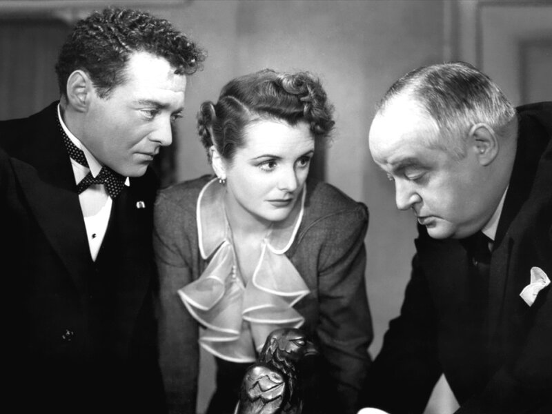 Three People Looking Down — Black
