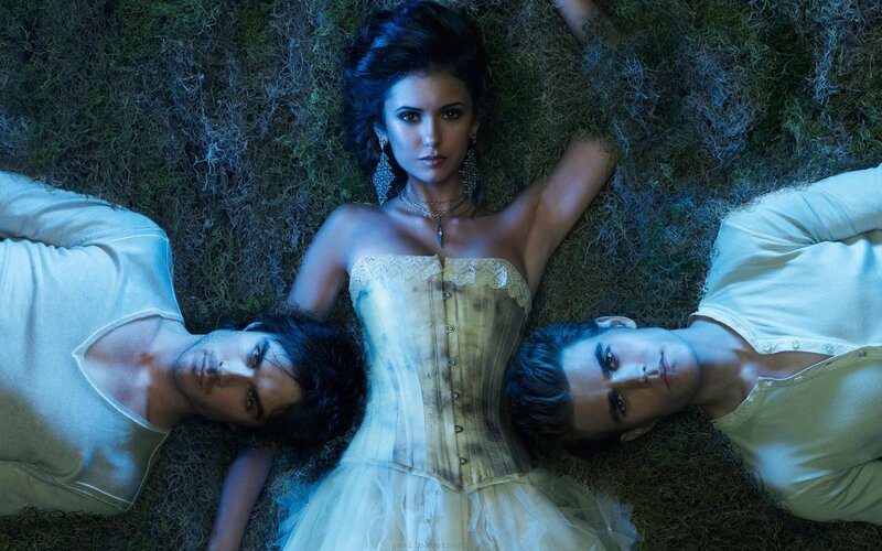 Three People on Grass — Green