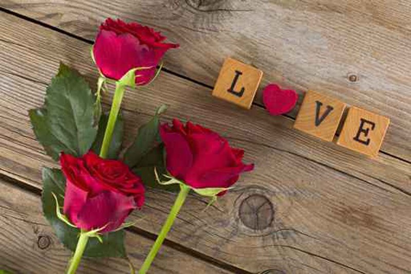 Three Red Roses — Romantic, Photograph, Wooden Blocks