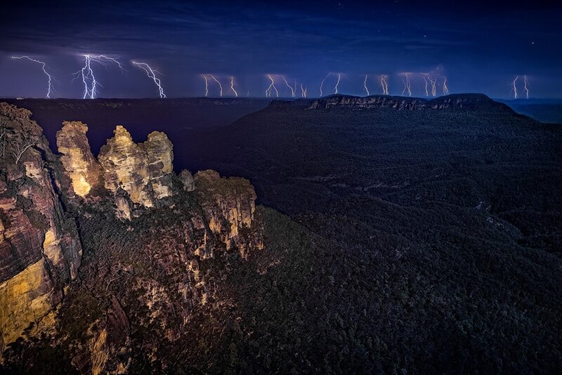 Three Sisters Rock Formation — Blue