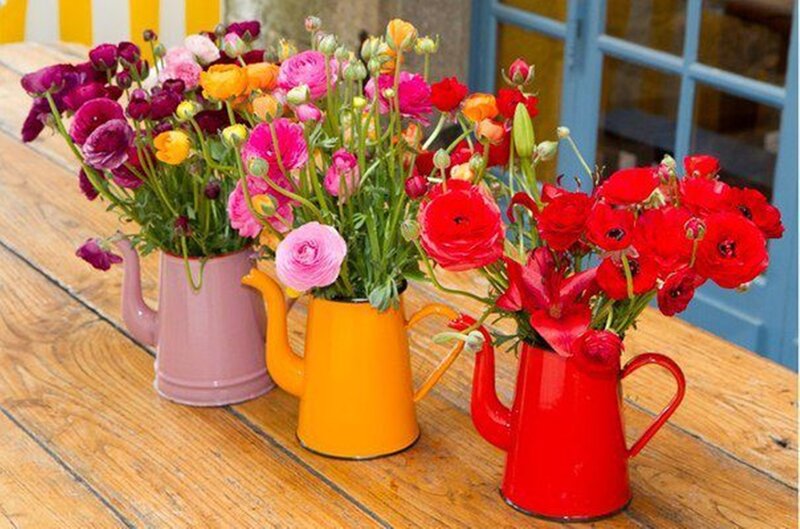 Three Teapots with Flowers — Red