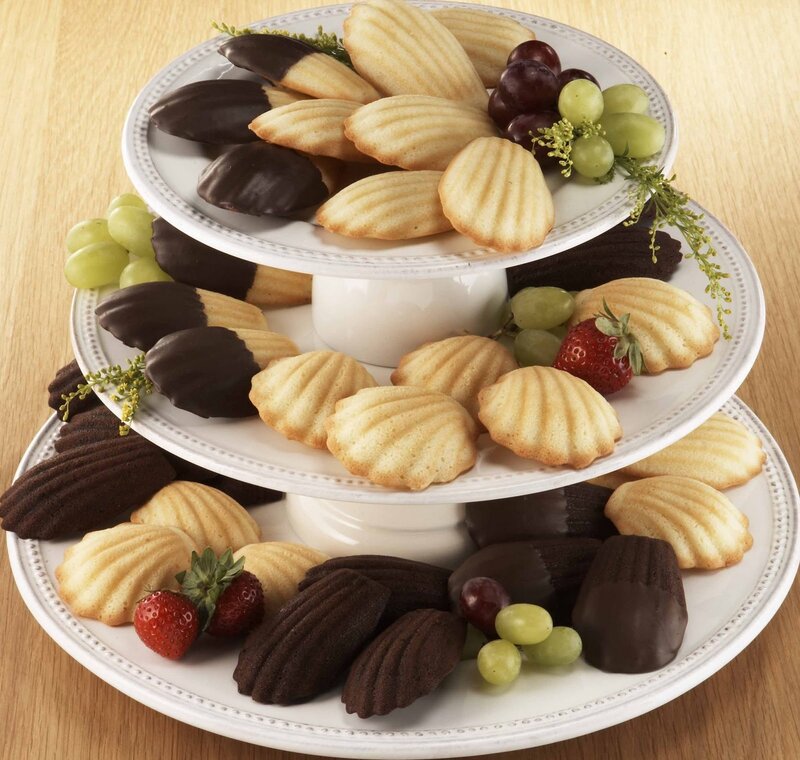 Three-tiered Dessert Stand — White
