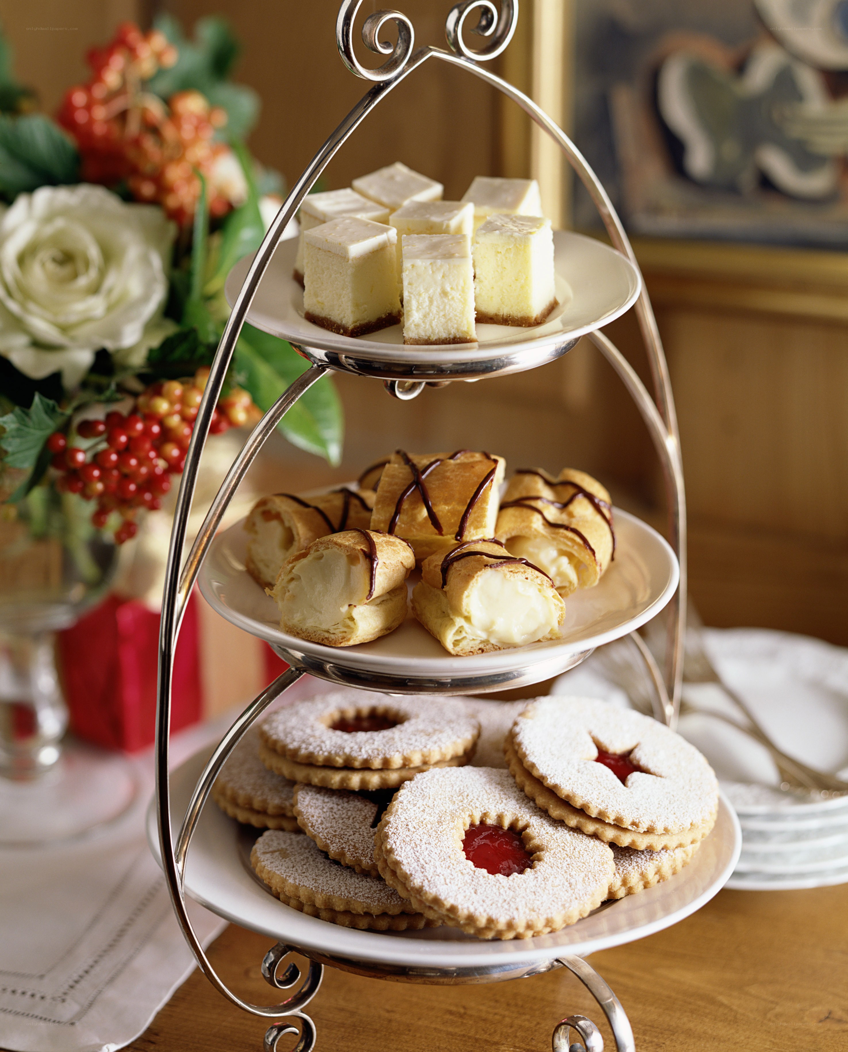 Three-tiered dessert stand