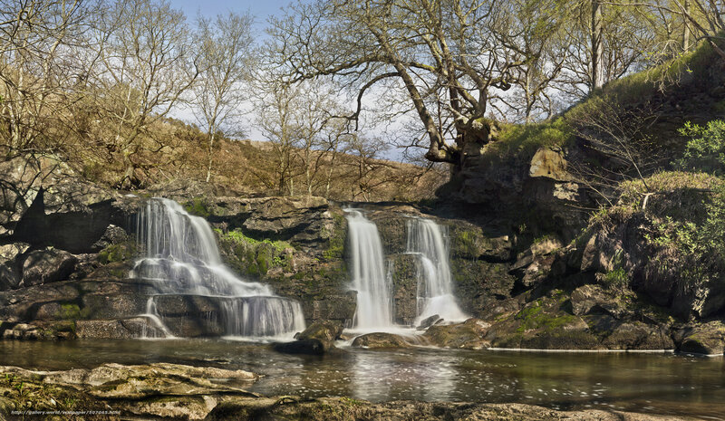 Three-tiered Waterfall — Green
