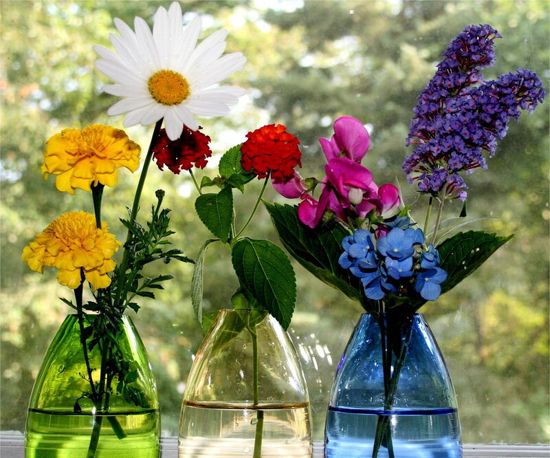 Three Vases with Flowers — Green