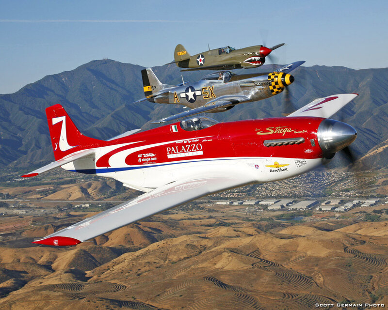 Three vintage planes in formation
